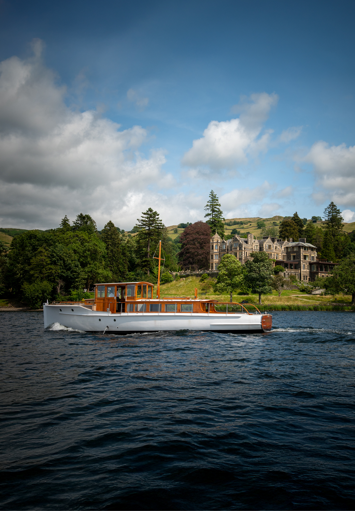 Albatros in front of Langdale Chase